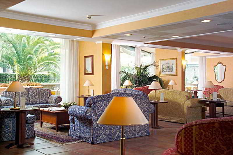 Appia Park 4*